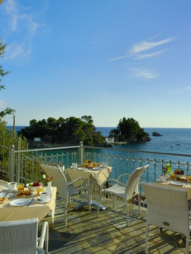 Sea view from outdoor breakfast area