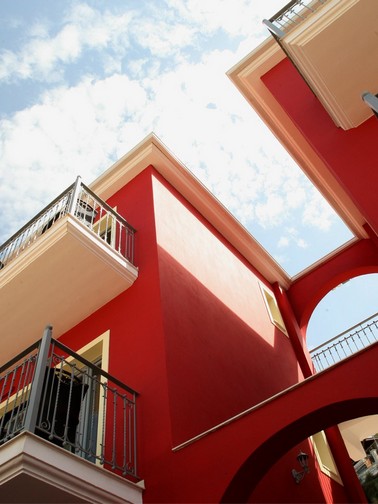 Diagonal view of hotel
