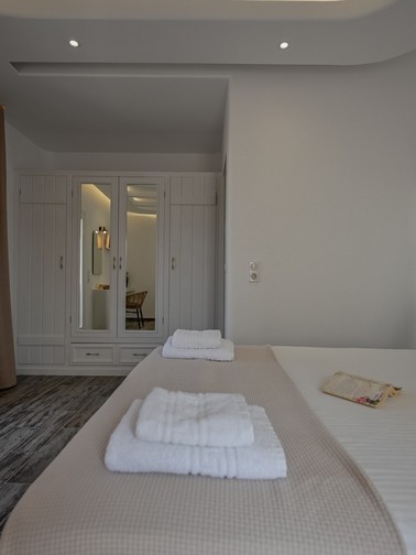 Villa with sea view - Red (10 persons)