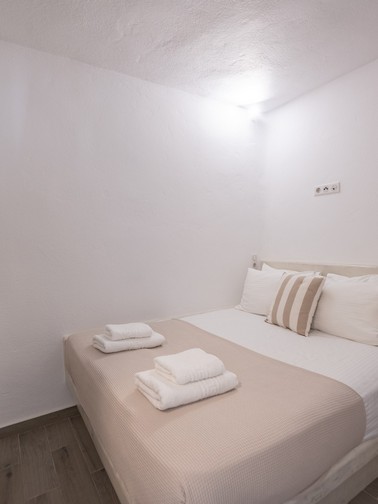 Villa with sea view - Red (10 persons)