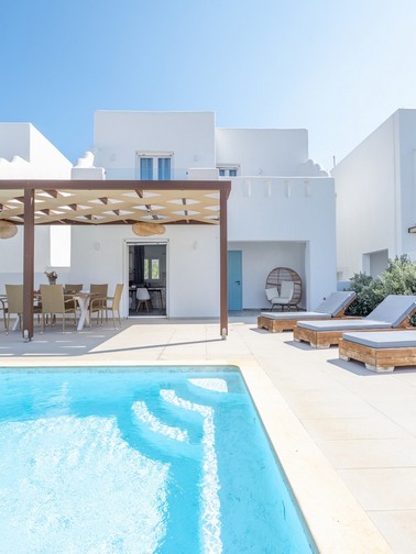 Villa with private pool (10 persons)