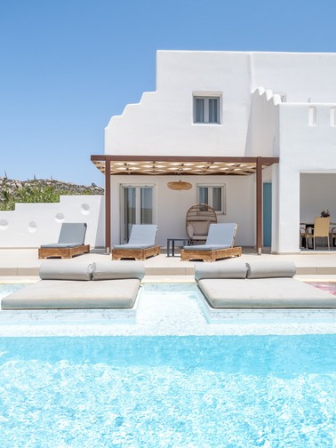 Villa with private pool (9 persons)
