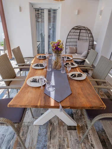 Villa with private pool (9 persons)