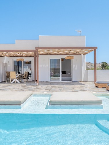 Villa with private pool (8 persons)