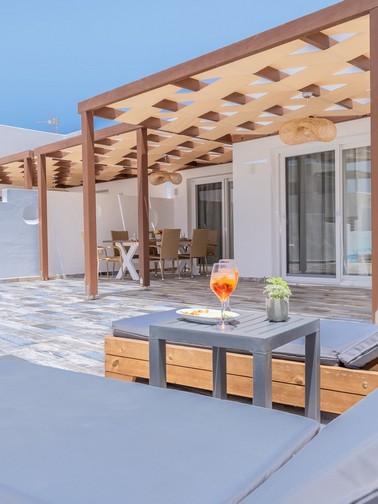 Villa with private pool (8 persons)