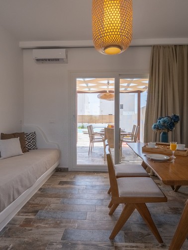 Villa with private pool (8 persons)
