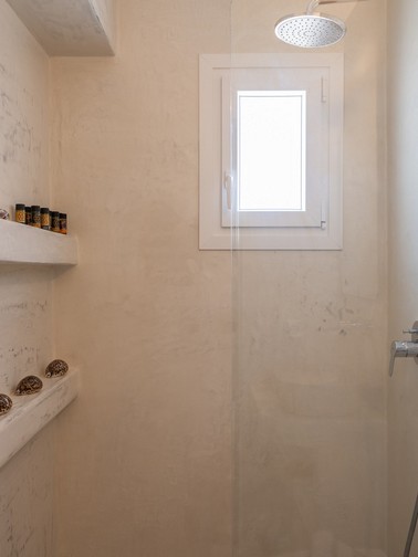 Villa with private pool (8 persons)