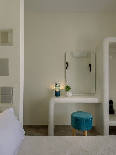 Double Bedroom with Pool view (ground floor)