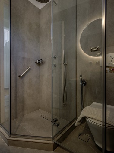 Bathroom shower cabin (ground floor)