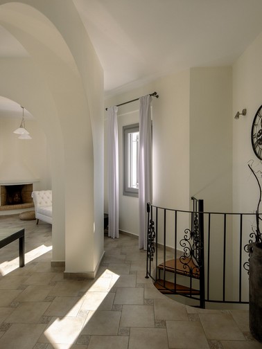 Living room with fireplace (upper level)
