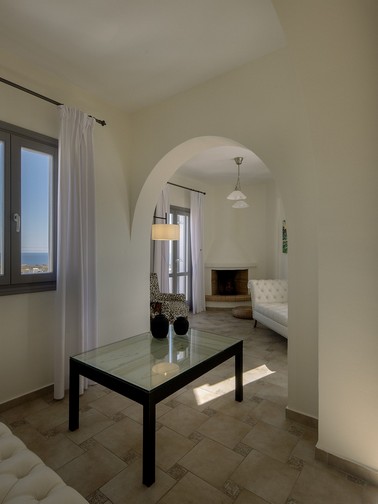 Living room (upper level)