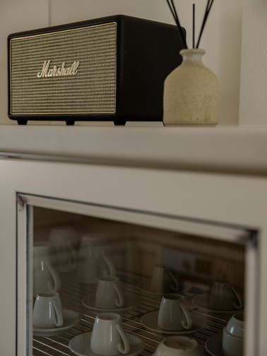 Kitchen - speaker (upper level)