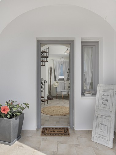 Villa entrance