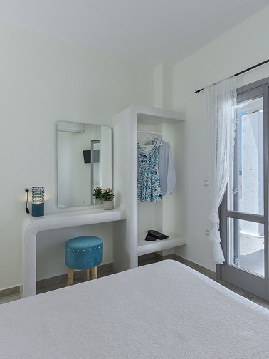 Ground-floor bedroom with double bed