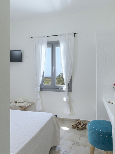 Ground-floor double bedroom