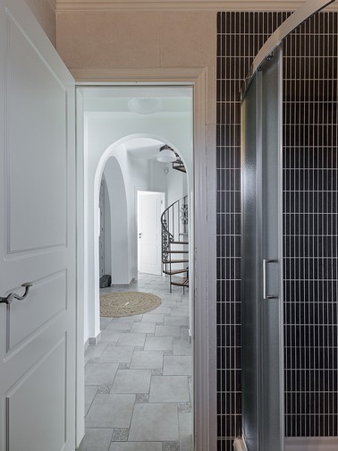 Ground-floor bathroom with shower