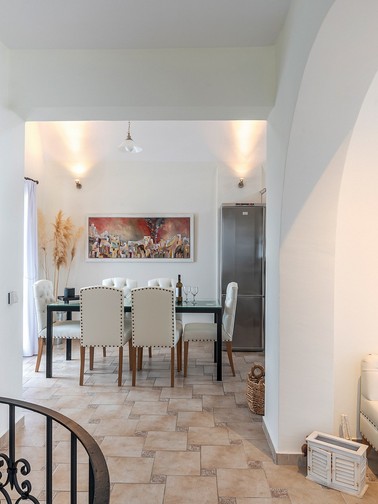 Upper-level dining area