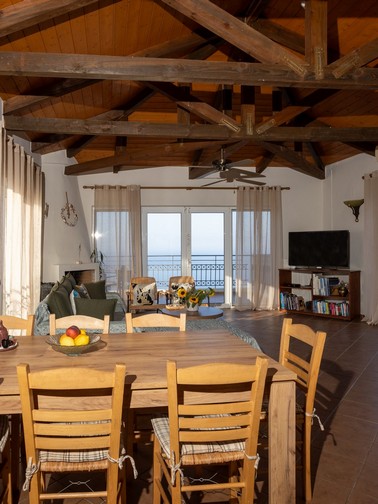 Sitting area and dining table