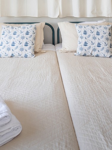 Bedroom with two single beds