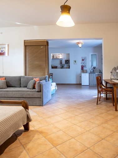 Bedroom with 2 single beds and sofa-beds
