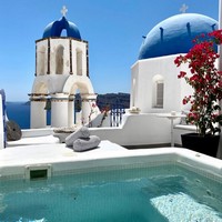 The Blue Domes Cave Villa (7 persons)