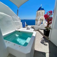 The Blue Domes Cave Villa (7 persons)