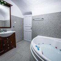 The Blue Domes Cave Villa (7 persons)