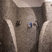 The Blue Domes Cave Villa (7 persons)