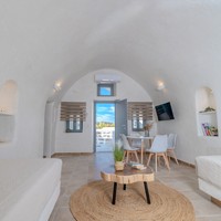 Deluxe Cave Villa (4 persons)