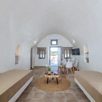 Deluxe Cave Villa (4 persons)