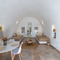 Deluxe Cave Villa (4 persons)