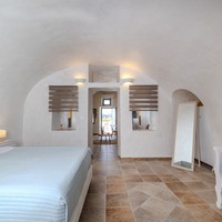 Deluxe Cave Villa (4 persons)