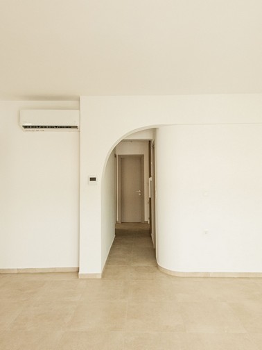 Apartment Building, Riga Fereou, Volos