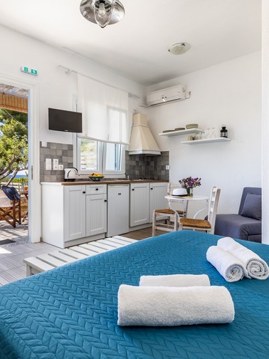 Beach-front Studio (2 persons)