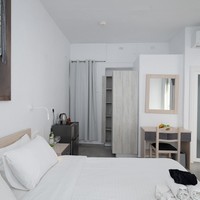 Triple Deluxe with City view